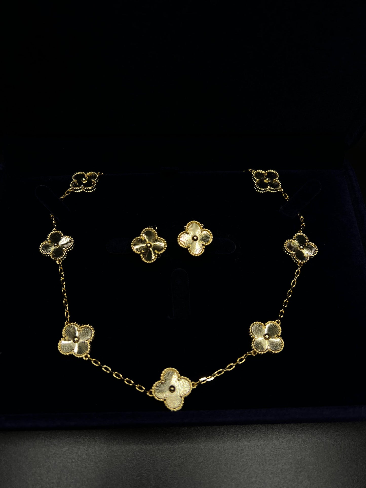 Trebol Gold Set Necklace + Earrings